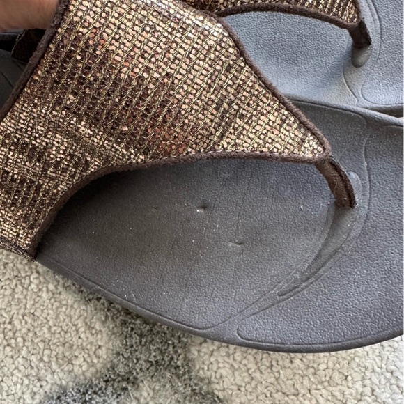 Fitflop Lottie Sandals Thong Flip Flop Bronze brown metallic slip on wedge 9 - Picture 12 of 12